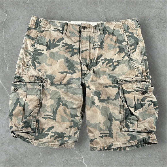Levi’s Cargo Shorts Mens 36 Green Tan Camo Woodland Utility Military Fatigue Y2K - Picture 1 of 10
